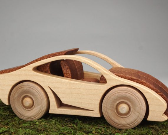Wood Racer – Rennwagen aus Holz
